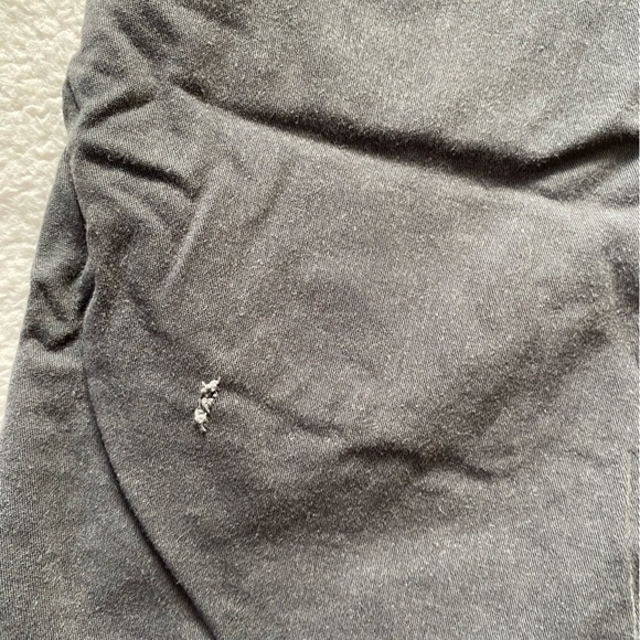 Boys size 8 shorts - Picture 2 of 3